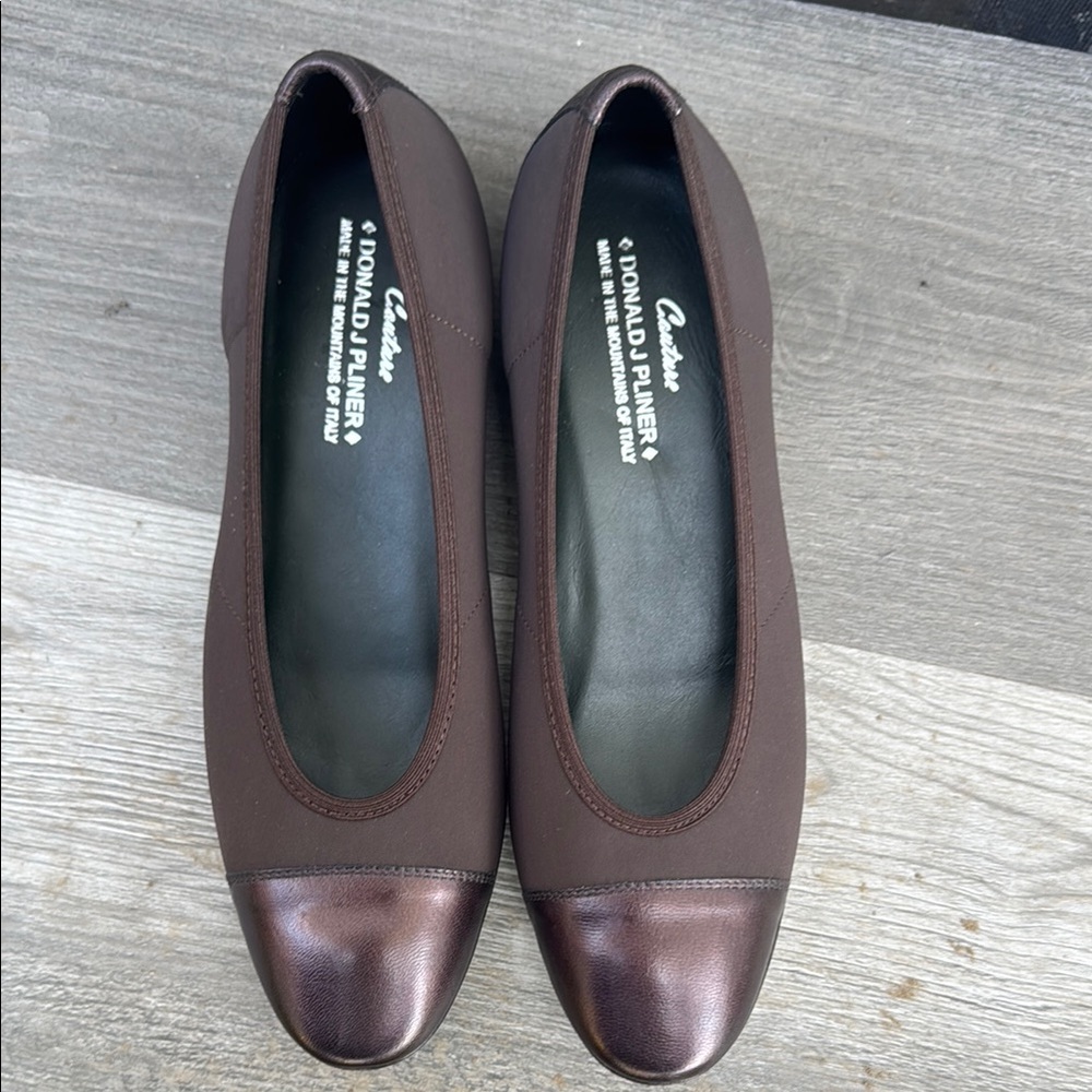 Donald J. Pliner Women's Brown Flats - Picture 4 of 4
